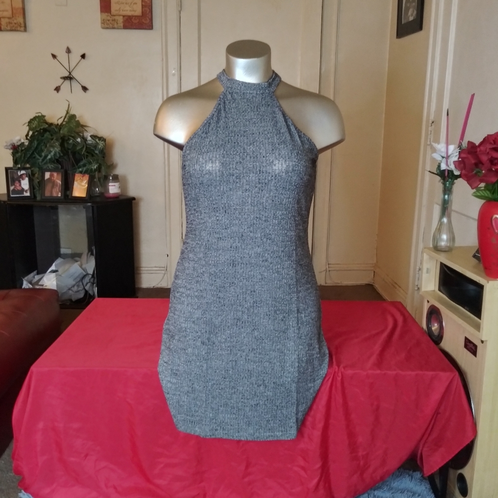 Dress - Picture 2 of 3